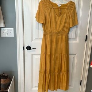 Luxology Dress NWOT Gold medium